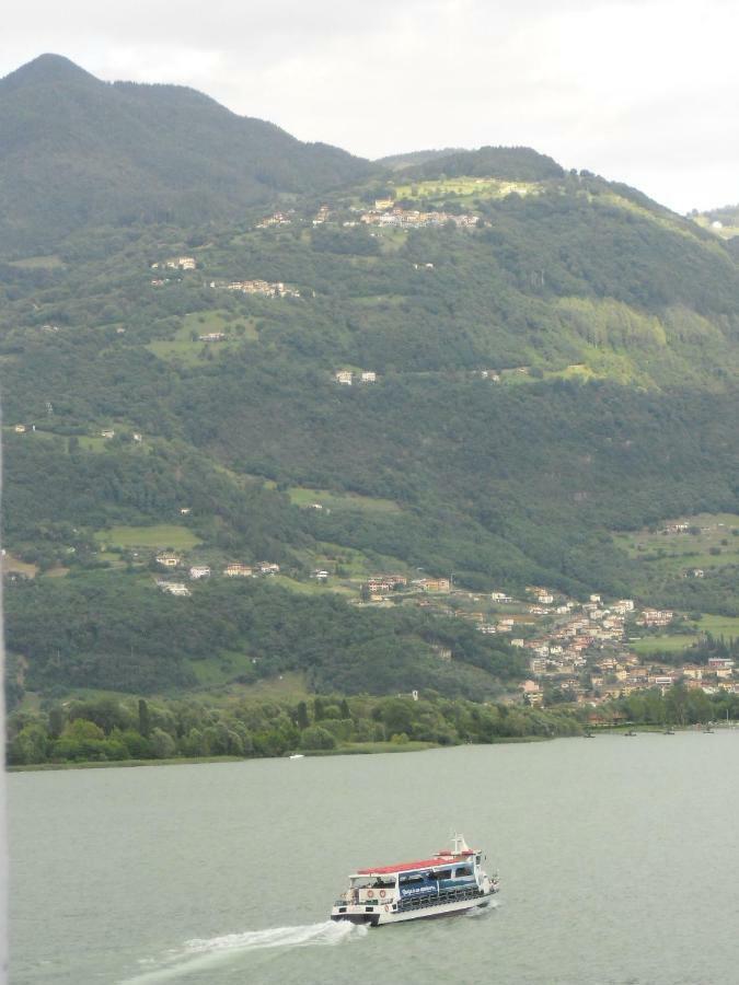 Casa Vacanze Da Graziella Lovere Exteriör bild